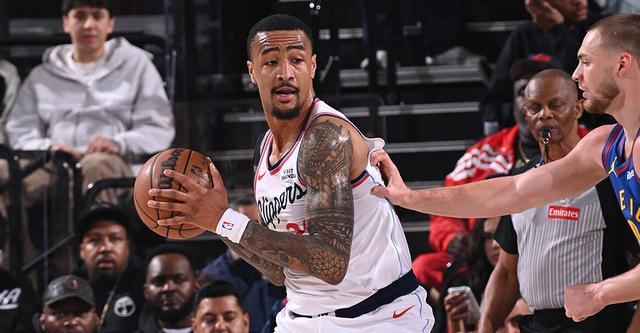 kaiyun-快船官方:今日主场迎战国王 约翰-科林斯时隔七场迎来复出